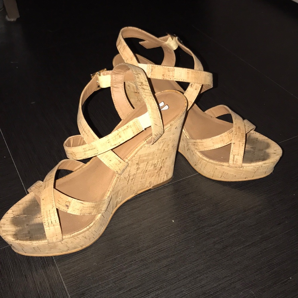 Tan BP Wedges - Picture 4 of 6